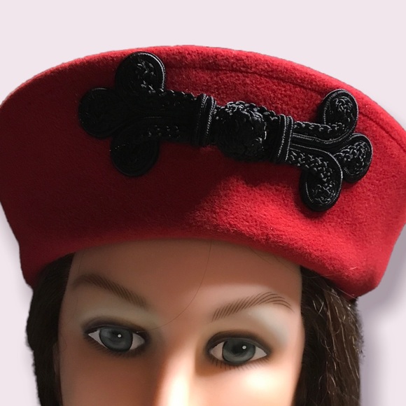 Hoodlums LTD pillbox / cloche hat. Red and black wool felt floppy hat - Picture 5 of 5